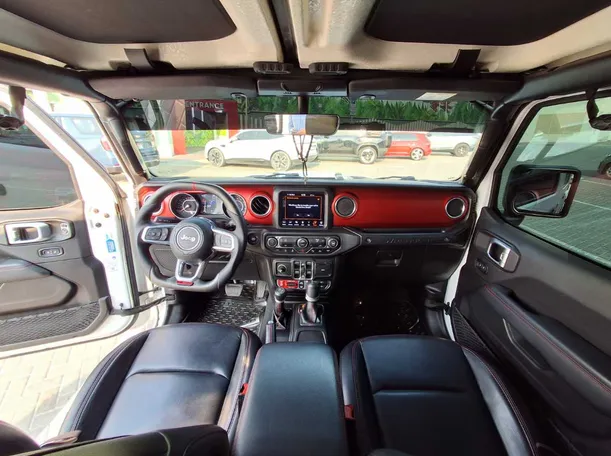 Car image 17