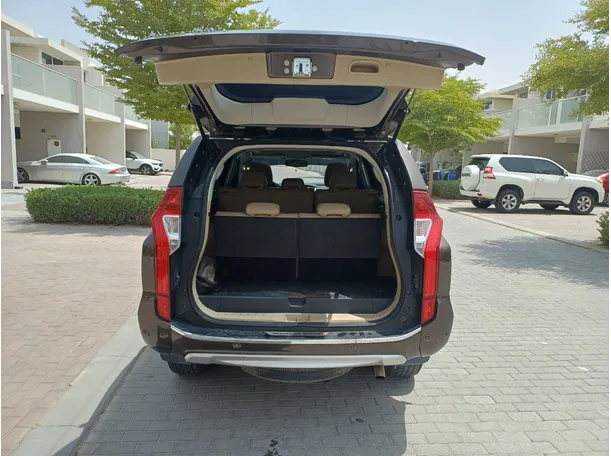 Car image 23