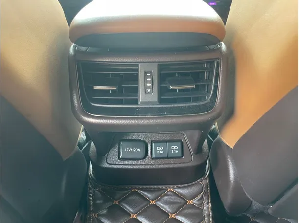 Car image 25