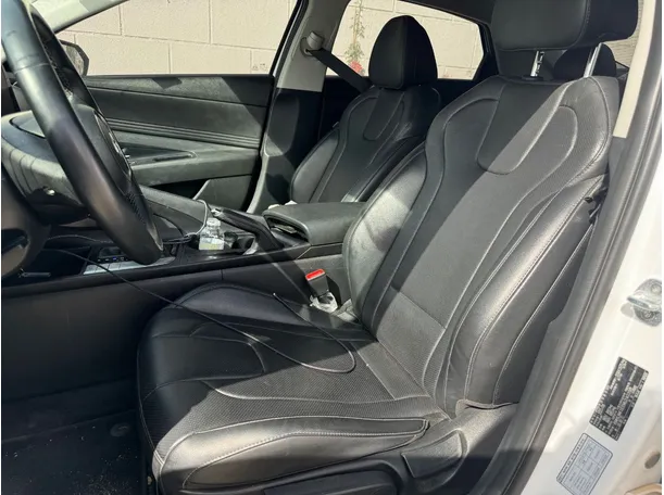 Car image 11