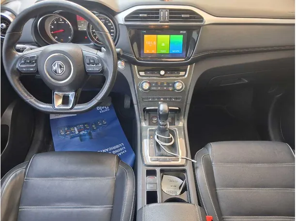Car image 16