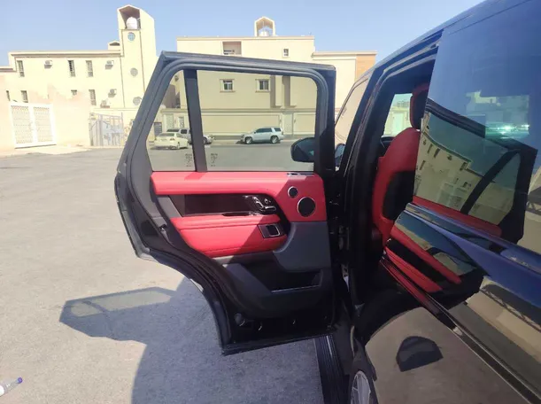 Car image 16