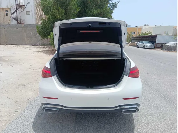 Car image 26