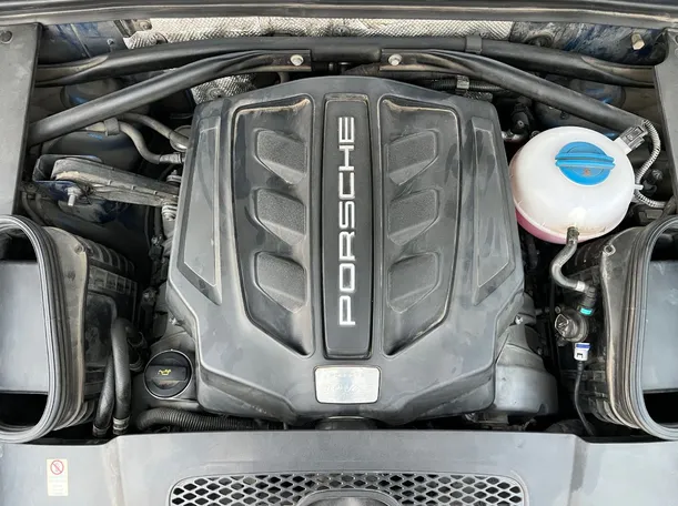 Car image 26