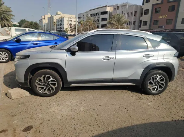 Car image 8