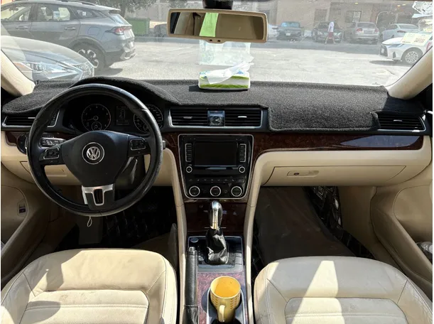 Car image 18