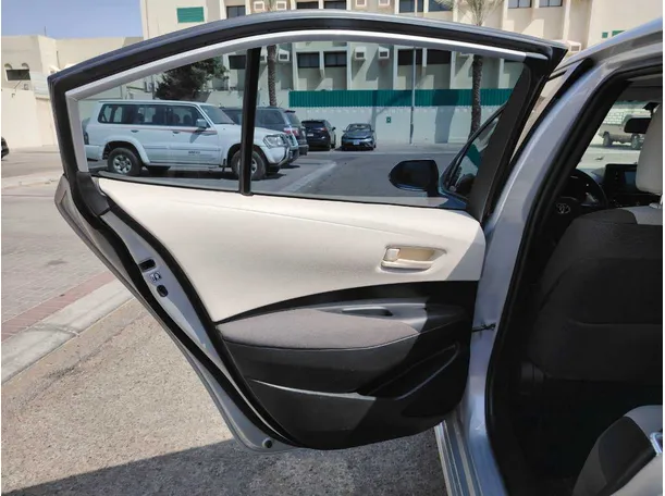 Car image 14