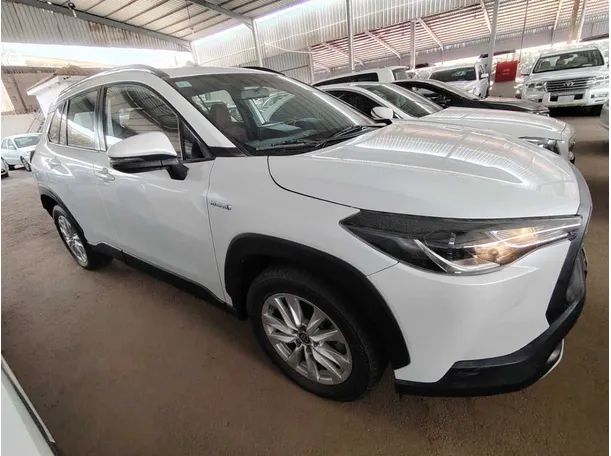 Car image 4