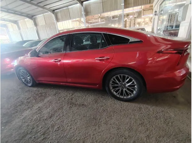 Car image 8