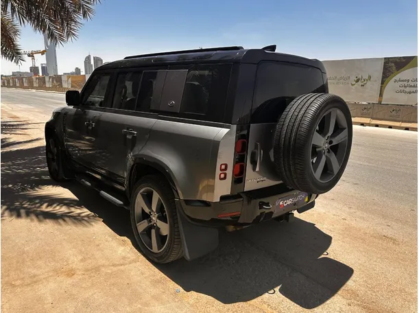 Car image 7