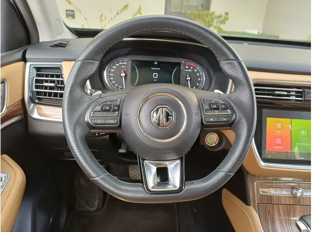 Car image 15