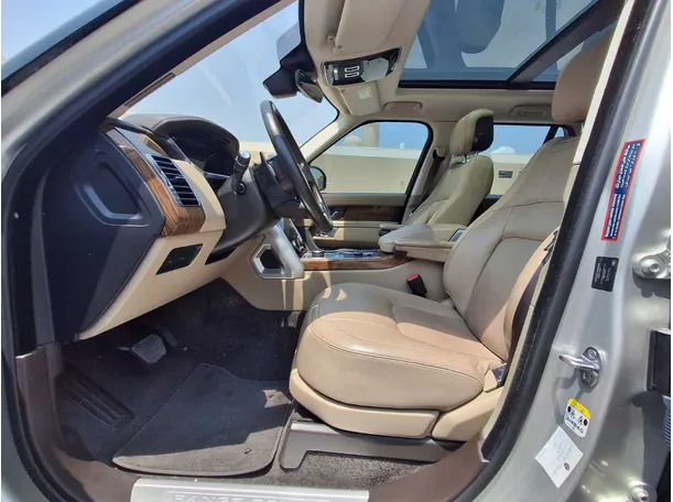 Car image 12