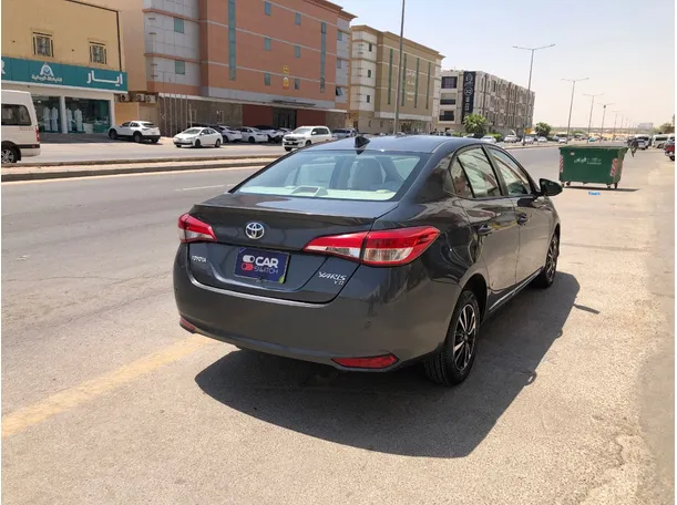 Car image 5