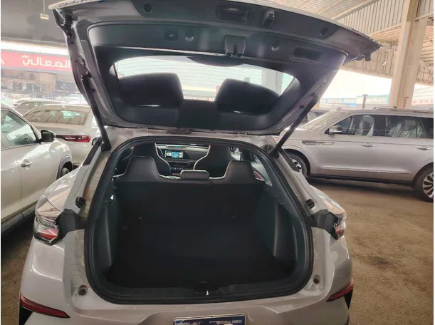Car image 33