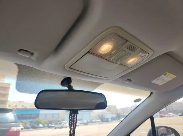 Car image 27