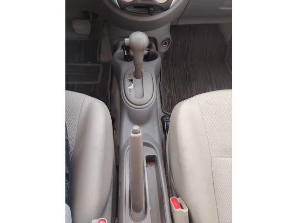 Car image 20