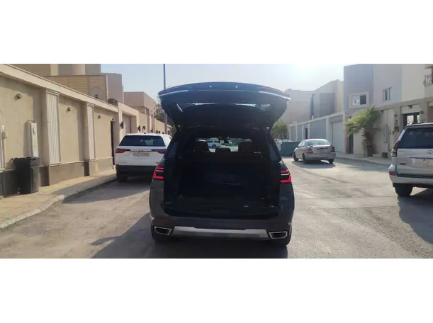 Car image 24