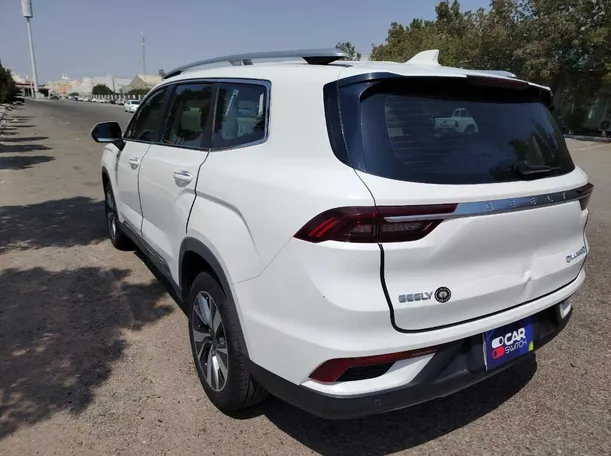 Car image 7