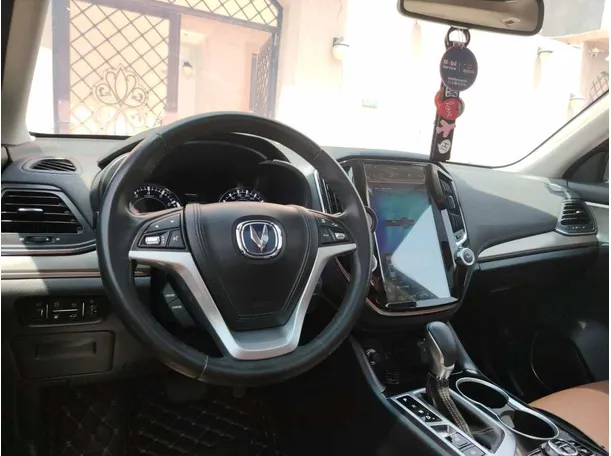 Car image 28