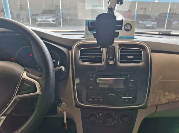 Car image 16