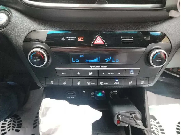 Car image 25