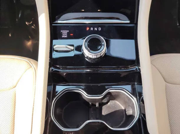 Car image 20