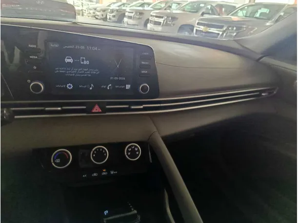 Car image 18
