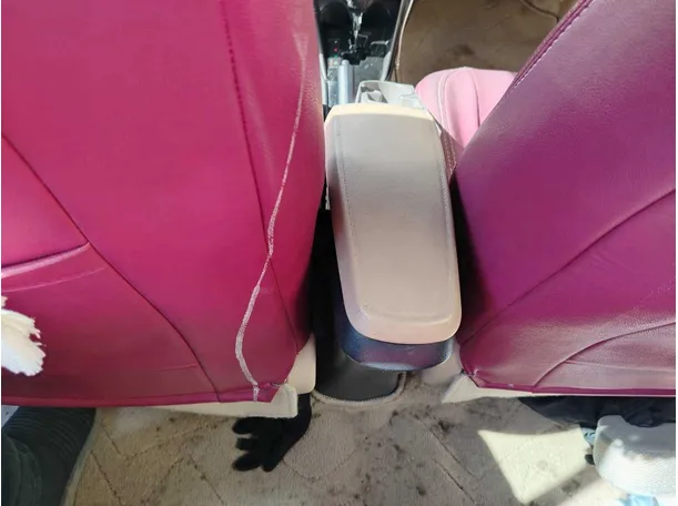 Car image 28