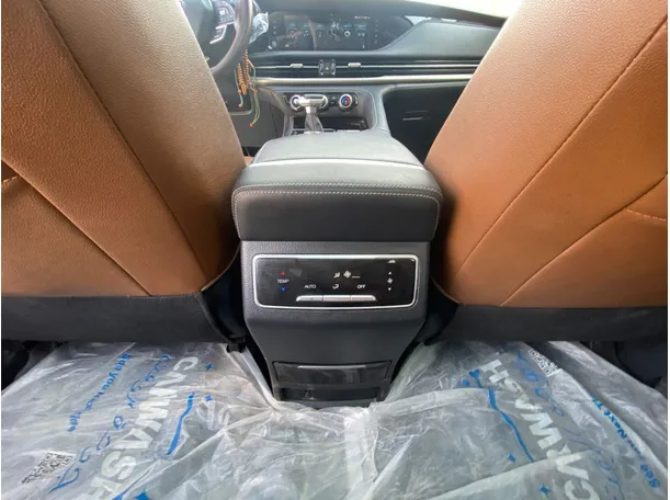 Car image 29