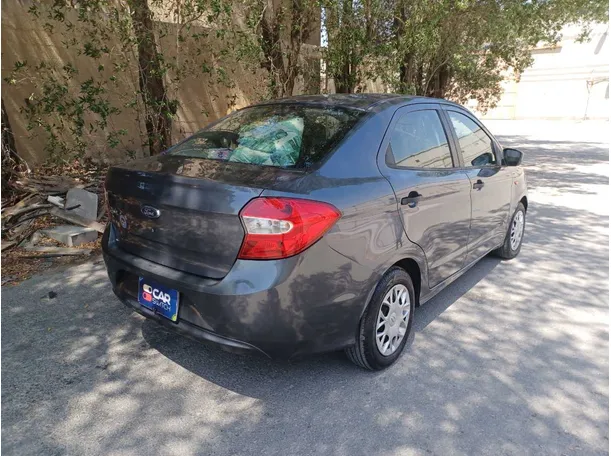Car image 5
