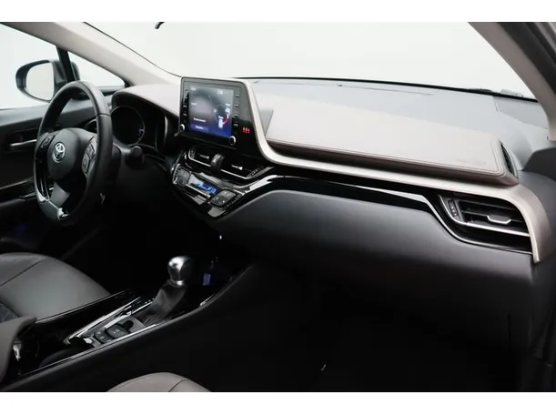 Car image 10