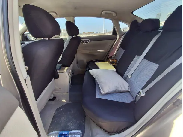 Car image 13