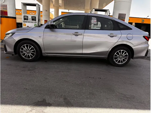 Car image 8
