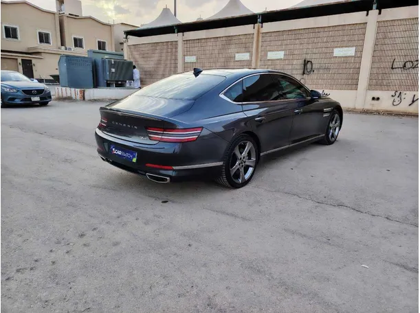 Car image 6
