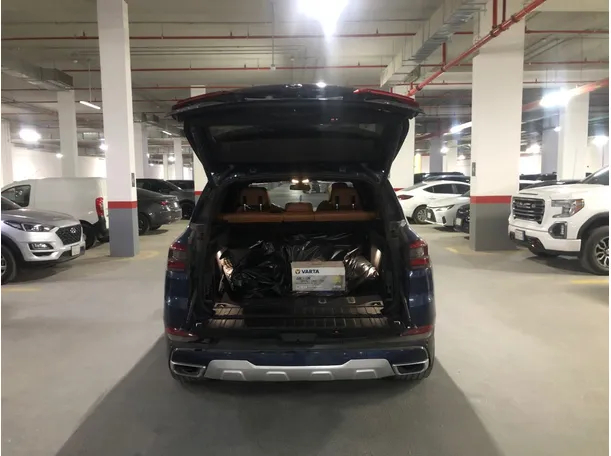 Car image 20