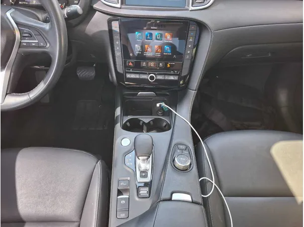 Car image 14