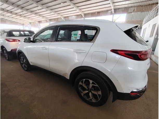 Car image 8