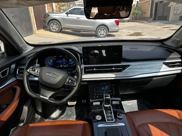 Car image 17