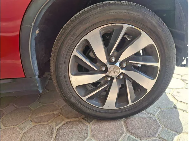 Car image 9