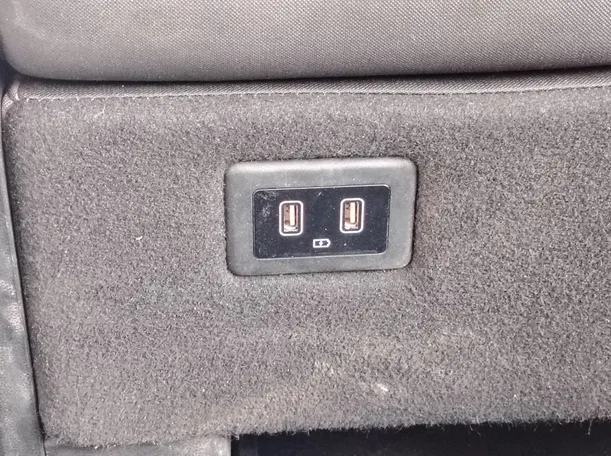 Car image 27