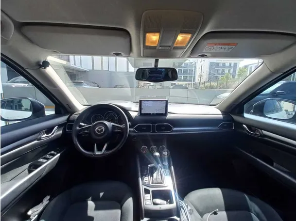 Car image 14