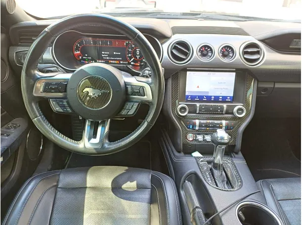 Car image 17