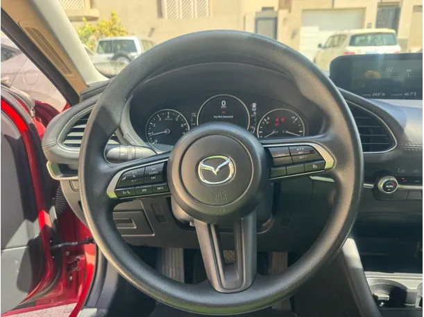 Car image 17