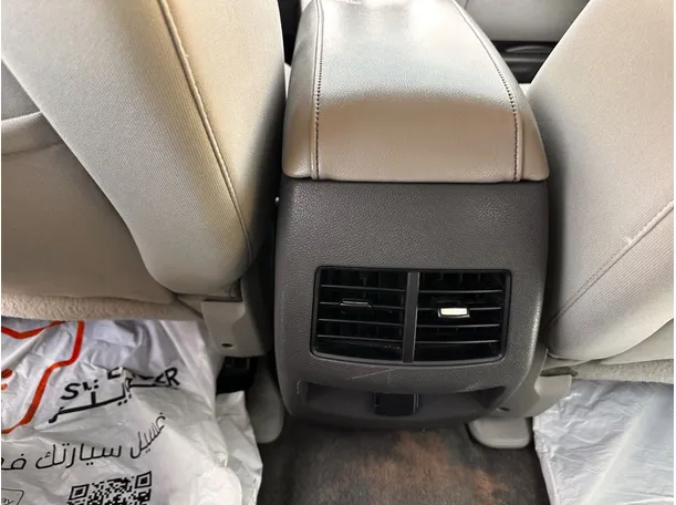Car image 25
