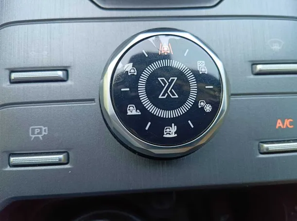 Car image 26