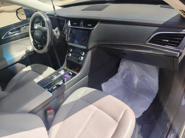 Car image 13