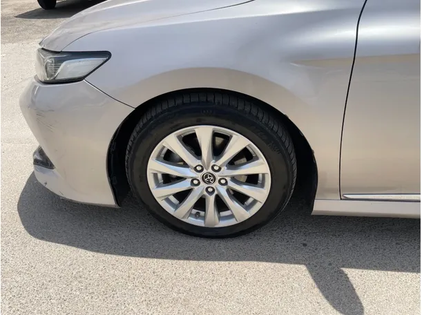Car image 9