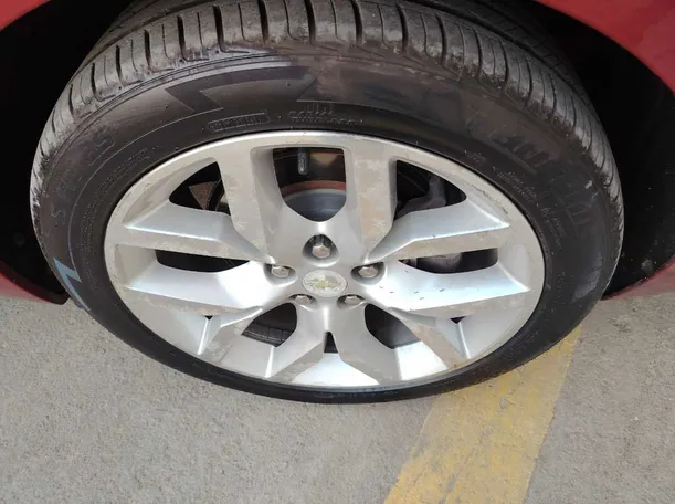 Car image 11