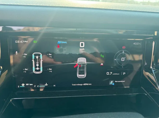 Car image 18