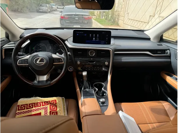 Car image 15
